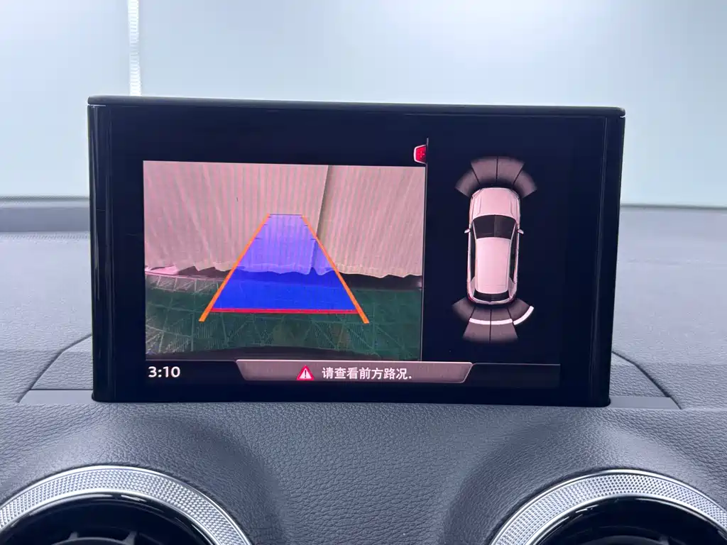 Audi Q2L 2023 — фото 19