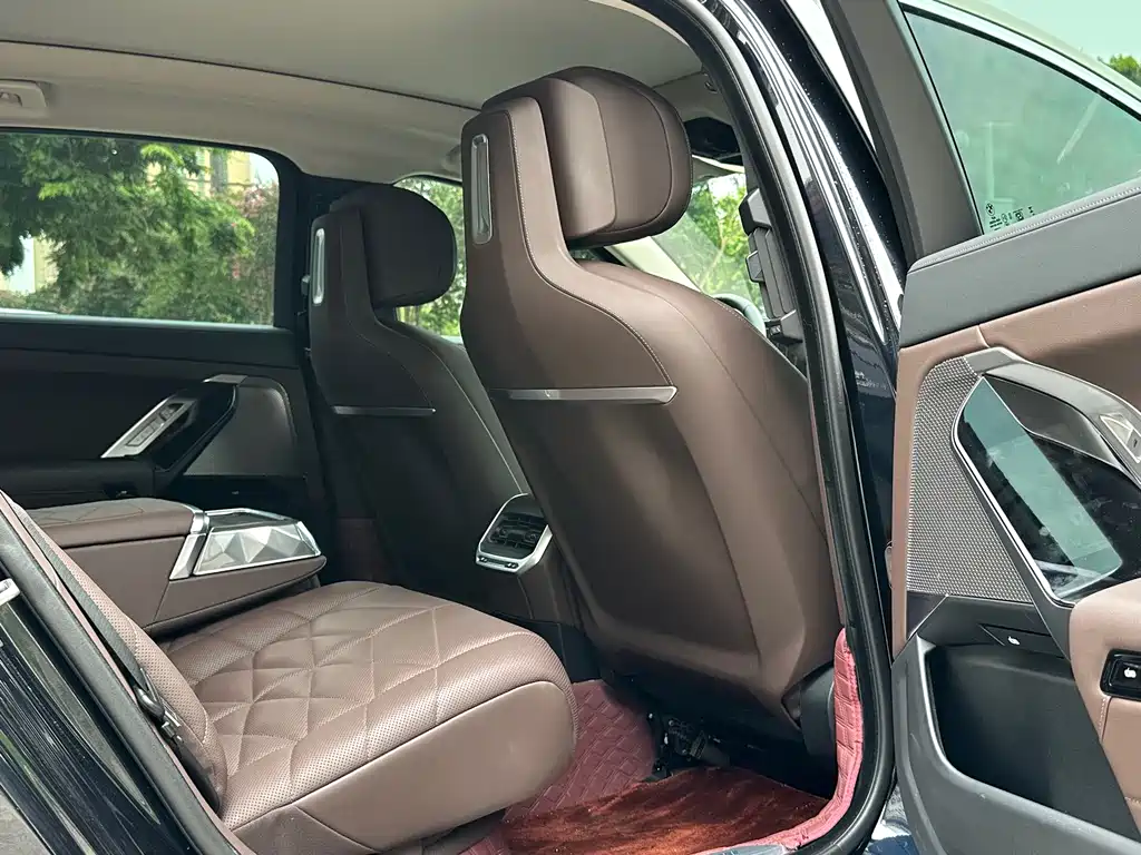 BMW 7 Series 2023 — фото 12