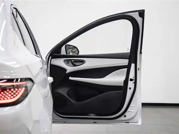 BYD Seal 05 DM-i 2025