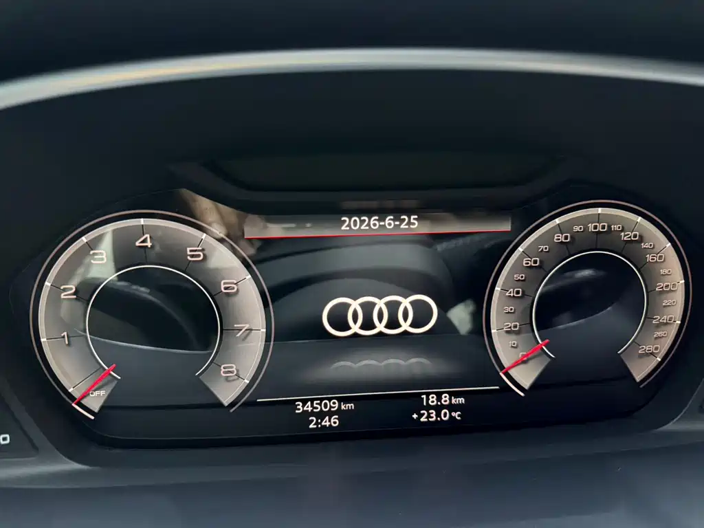 Audi Q3 2022 — фото 20