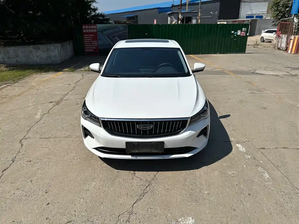 Geely Emgrand 2023