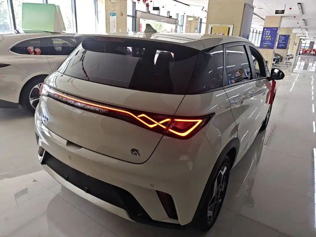 BYD Dolphin 2023 — фото 7