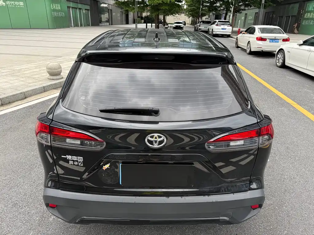Toyota Corolla Cross 2022 — фото 4
