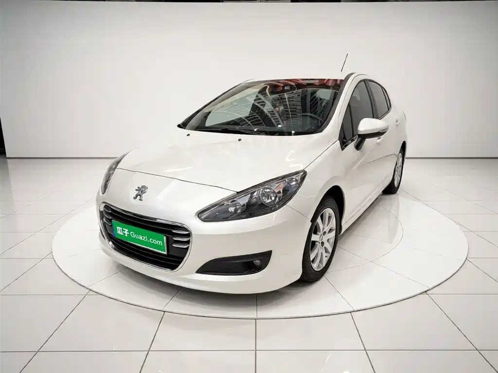 Peugeot 308 2016 — фото 2