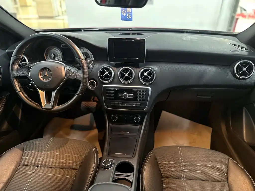 Mercedes-Benz A-Class 2016 — фото 5