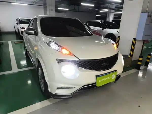 Infiniti ESQ 2014