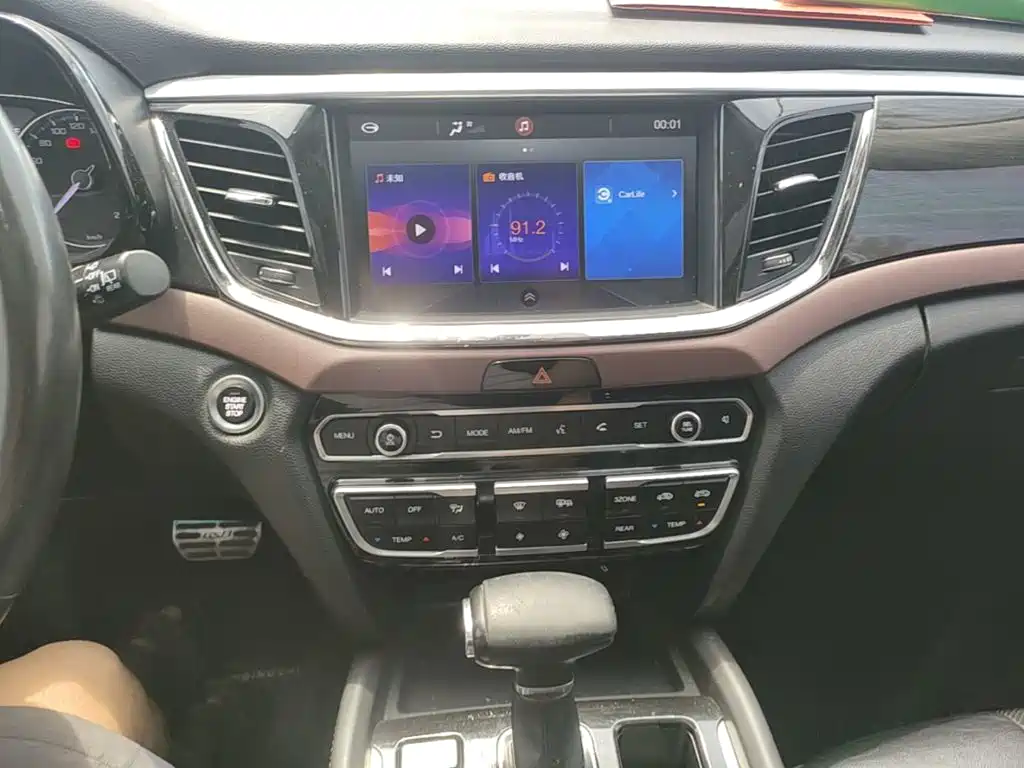 GAC Motor Trumpchi GS8 2018 — фото 13