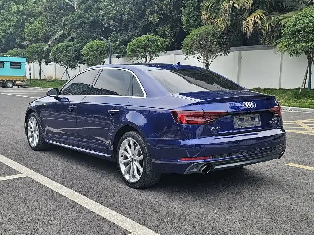 Audi A4L 2018 — фото 8
