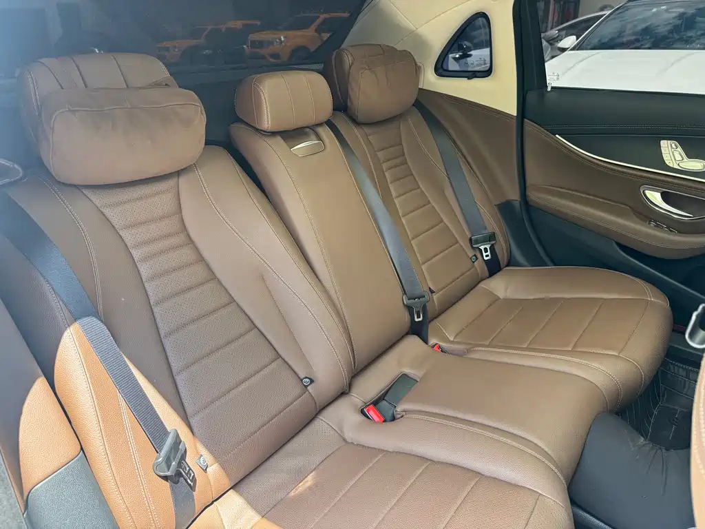 Mercedes-Benz E-Class 2018 — фото 12