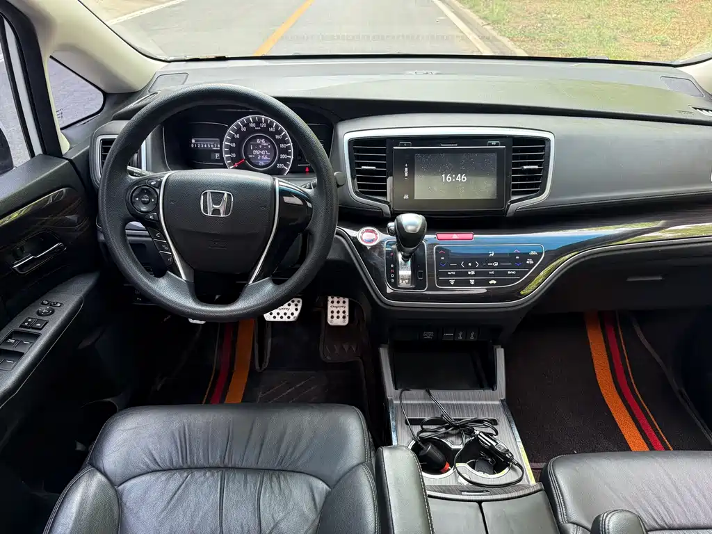Honda Odyssey 2018 — фото 9