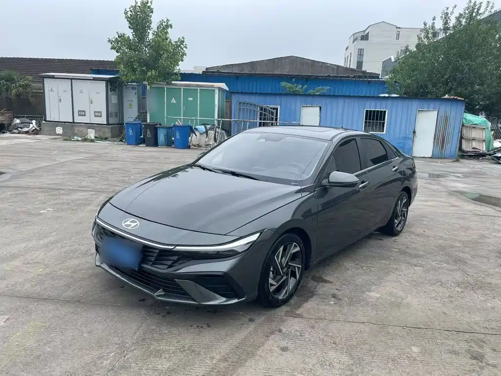 Hyundai Elantra 2025