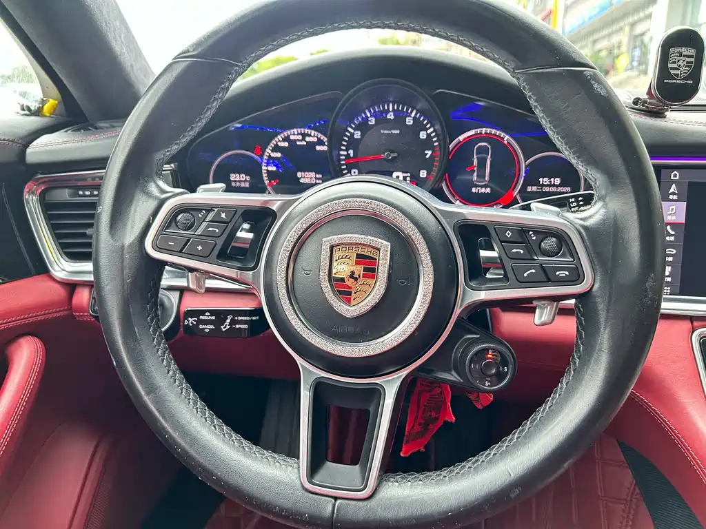 Porsche Panamera 2020 — фото 21