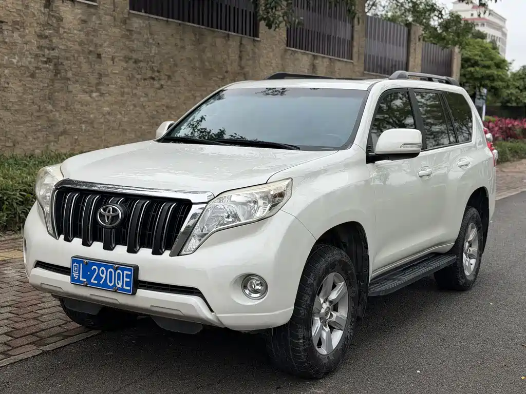Toyota Prado 2017 — фото 1