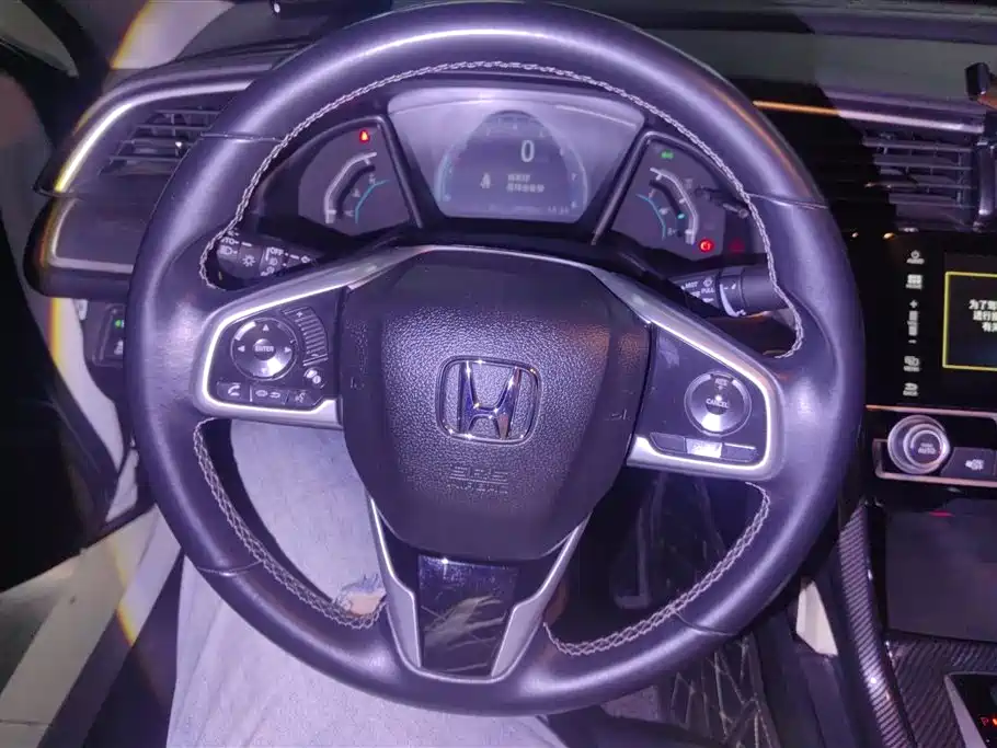 Honda Civic 2018 — фото 15