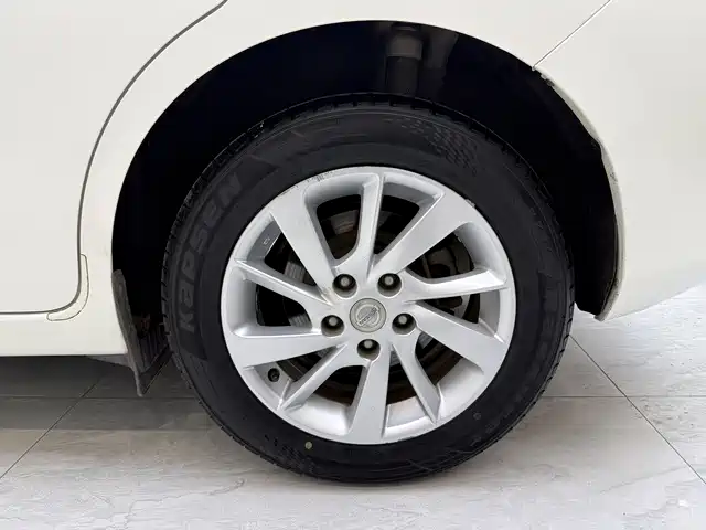 Nissan Tiida 2017 — фото 17