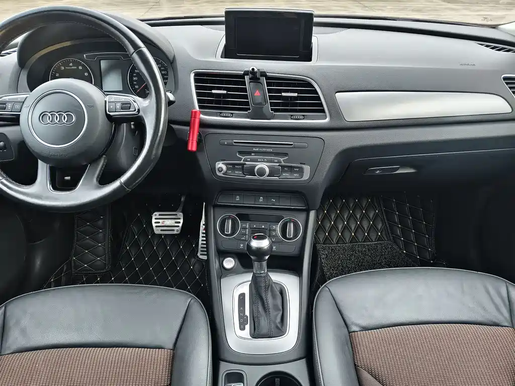 Audi Q3 2017 — фото 14