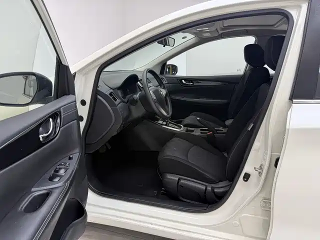 Nissan Tiida 2017 — фото 12