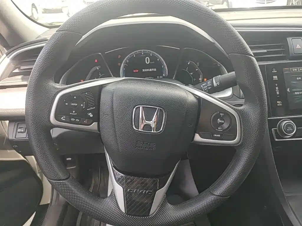 Honda Civic 2018 — фото 11