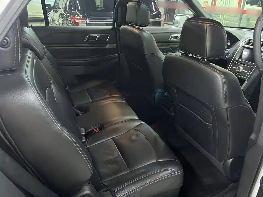 Ford Explorer 2017 — фото 15