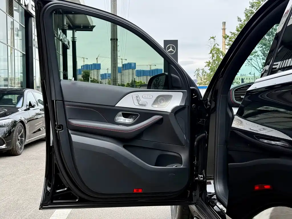 Mercedes-Benz GLE AMG 2025 — фото 15