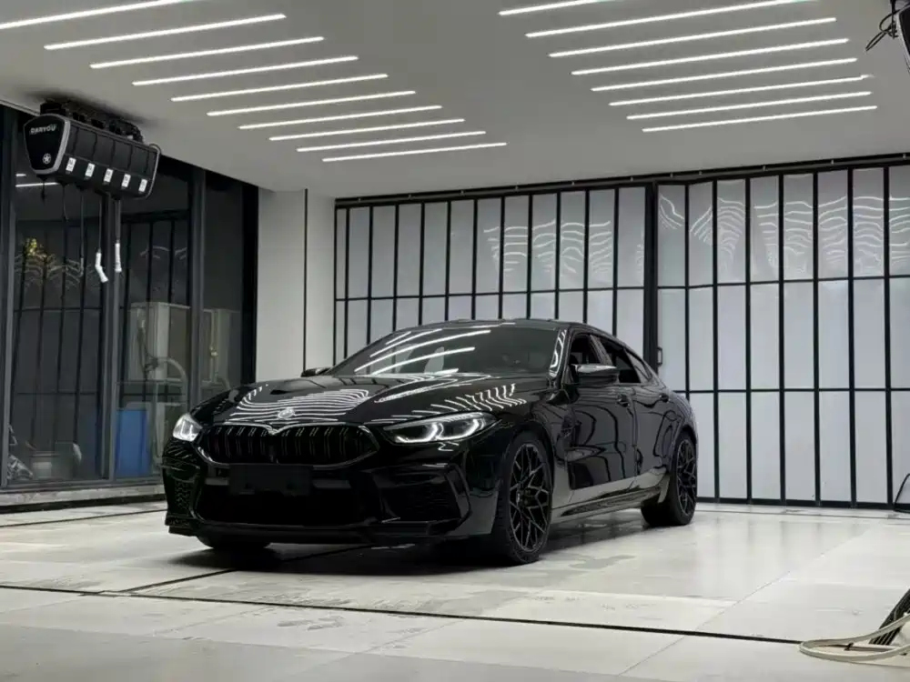 BMW M8 2021