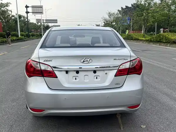 Hyundai Yuedong 2011