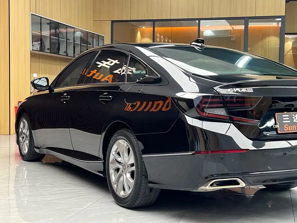 Honda Accord 2020 — фото 13