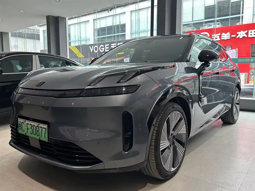 Lynk & Co 08 EM-P 2025 — фото 1
