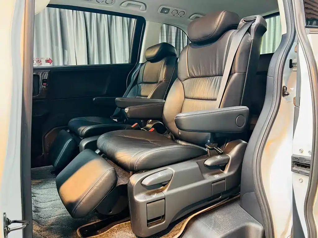 Honda Odyssey 2015 — фото 12