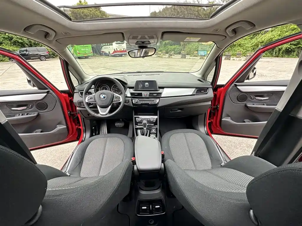 BMW 2 Series Active Tourer 2016 — фото 8