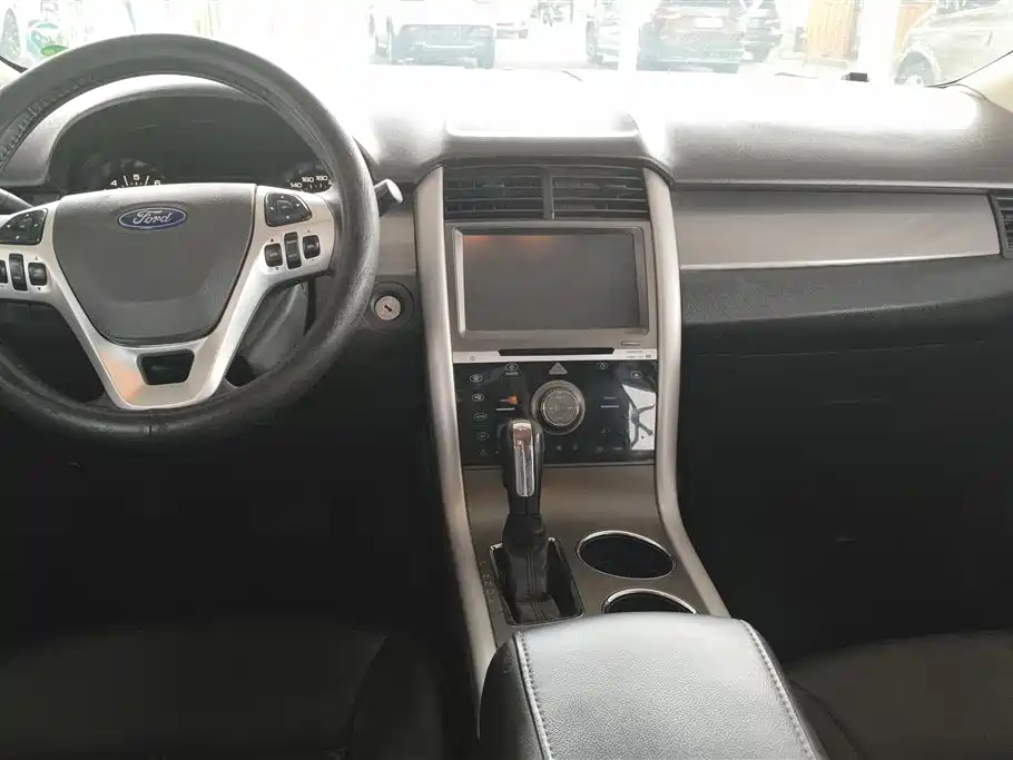 Ford Edge 2015 — фото 12