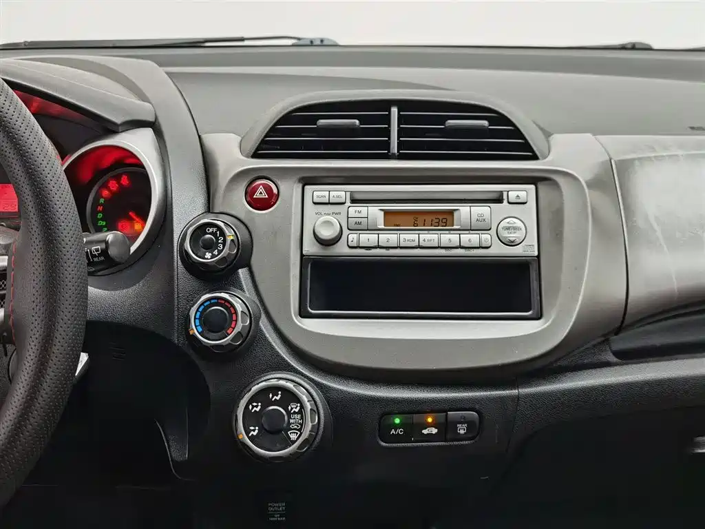 Honda Fit 2011 — фото 12
