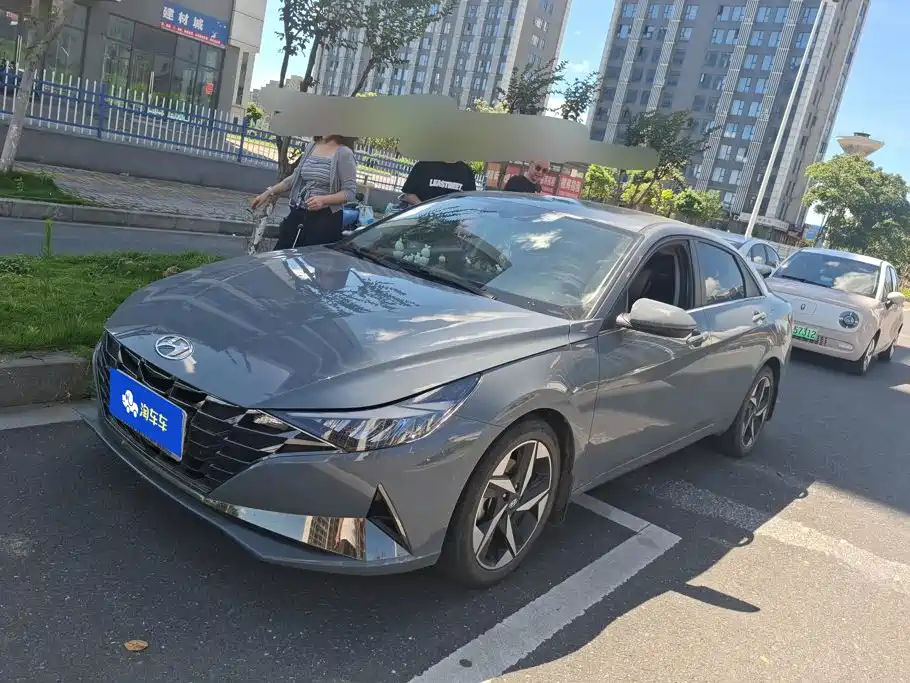 Hyundai Elantra 2022