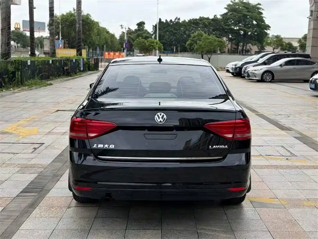 Volkswagen Lavida 2015 — фото 8