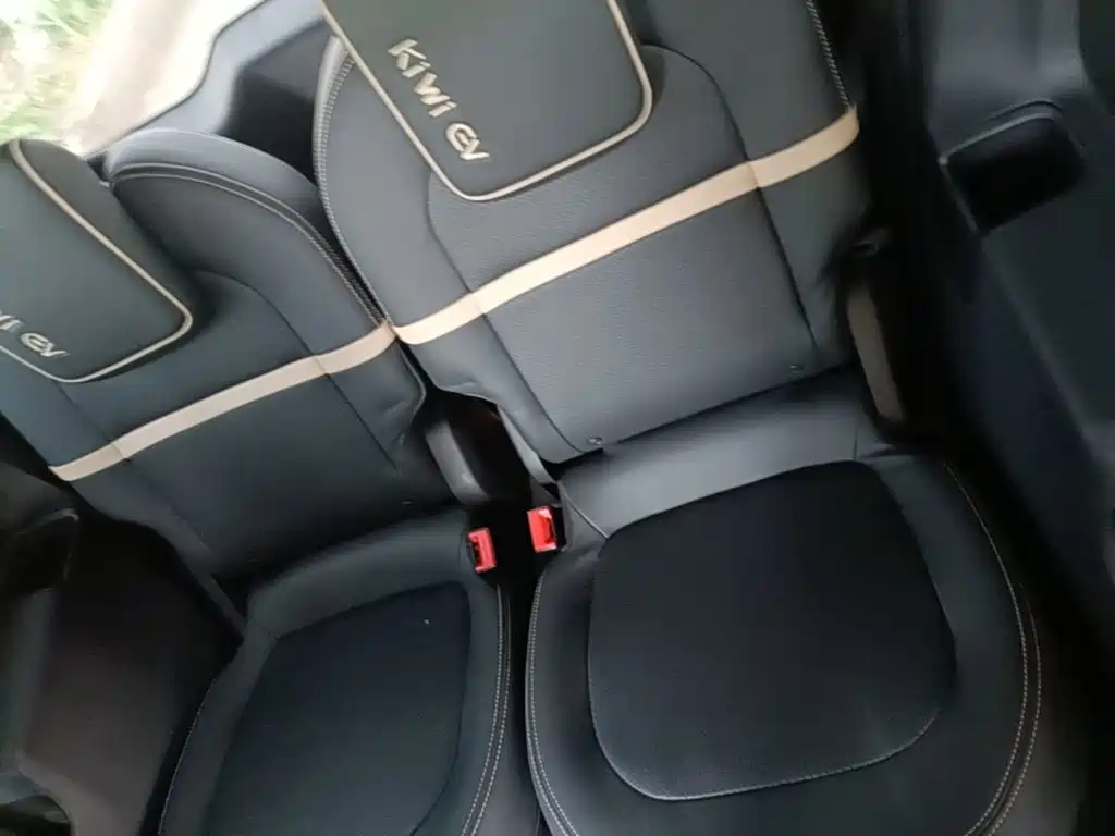 Baojun KiWi EV 2022 — фото 17