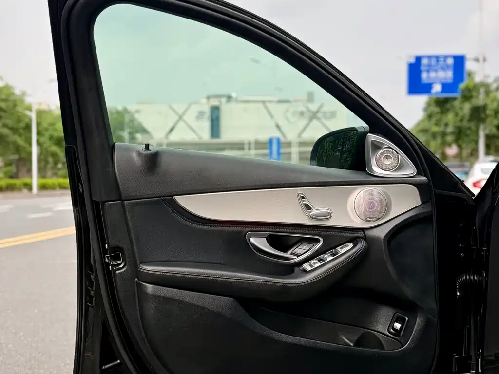 Mercedes-Benz C-Class 2019 — фото 10
