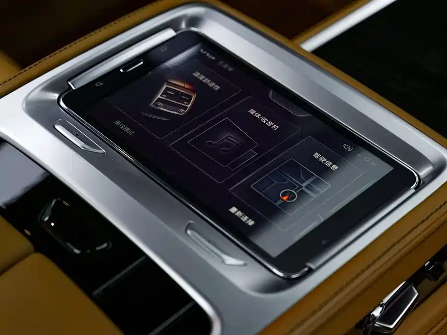 BMW 7 Series 2018 — фото 24
