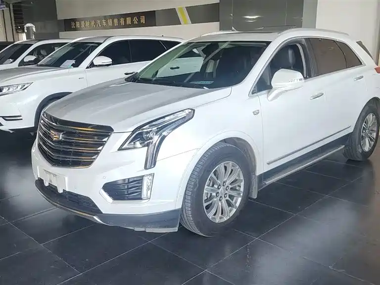 Cadillac XT5 2018 — фото 1