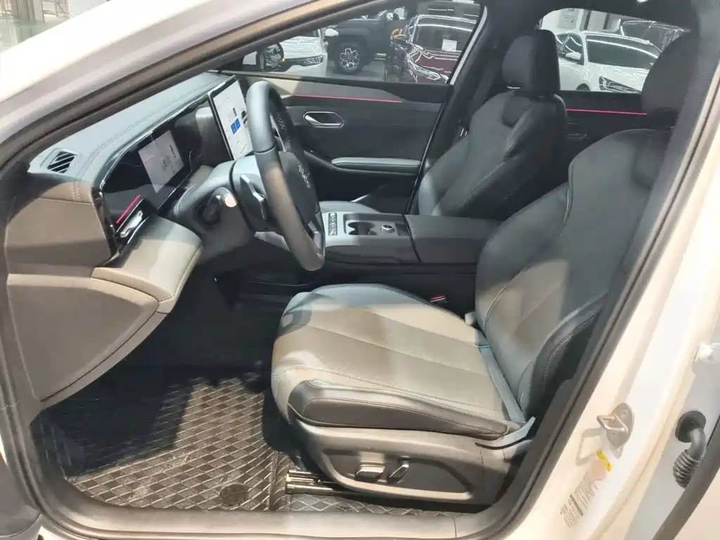 BYD Qin L 2025 — фото 12