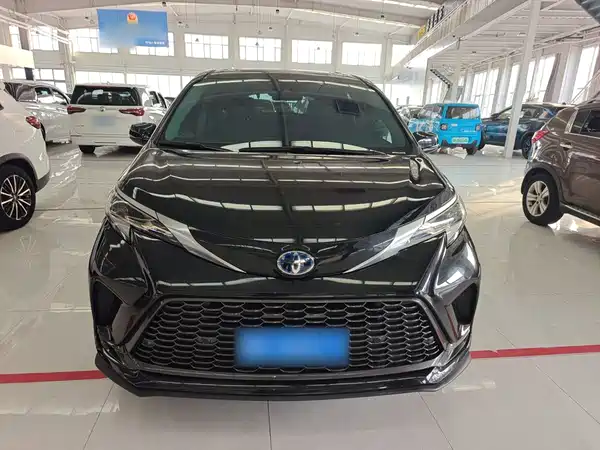 Toyota Granvia 2023