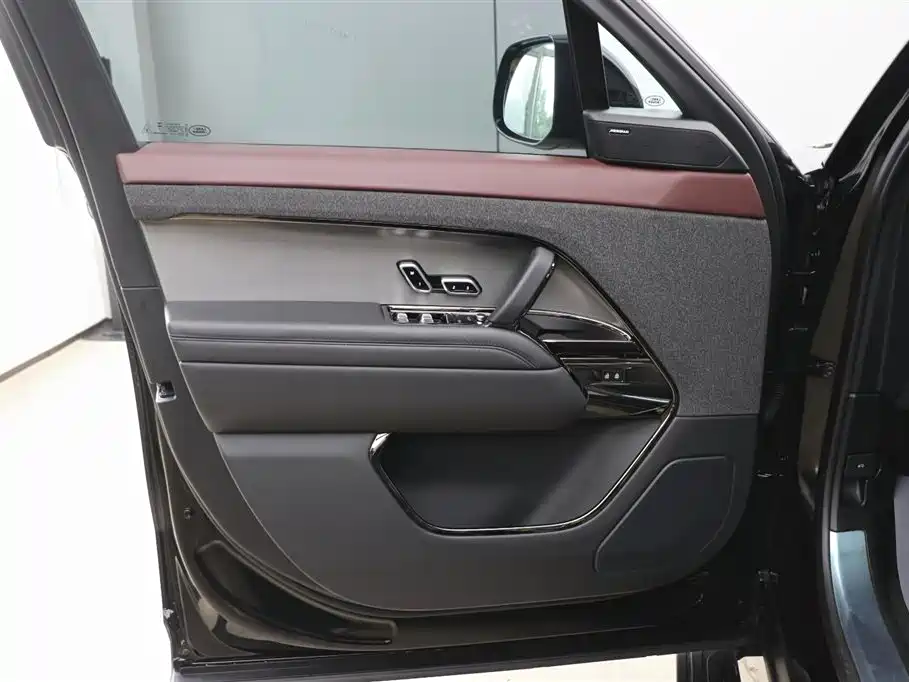 Land Rover Sport 2024 — фото 10