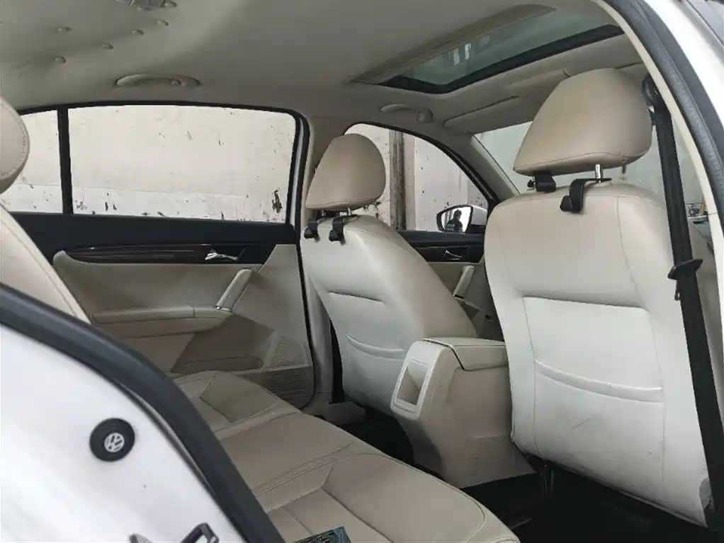Volkswagen Lavida 2013