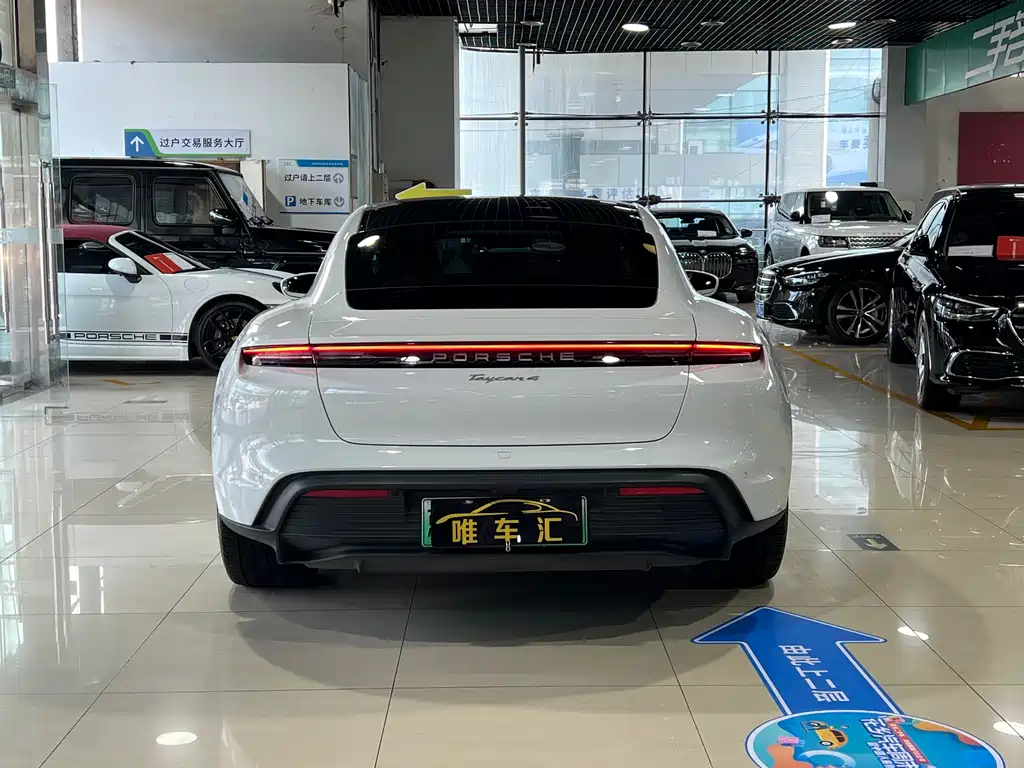 Porsche Taycan 2025