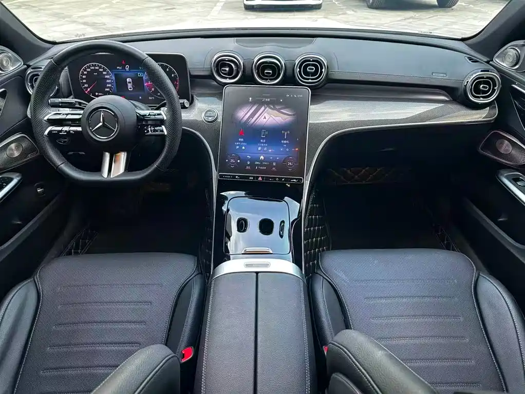 Mercedes-Benz C-Class 2024 — фото 12