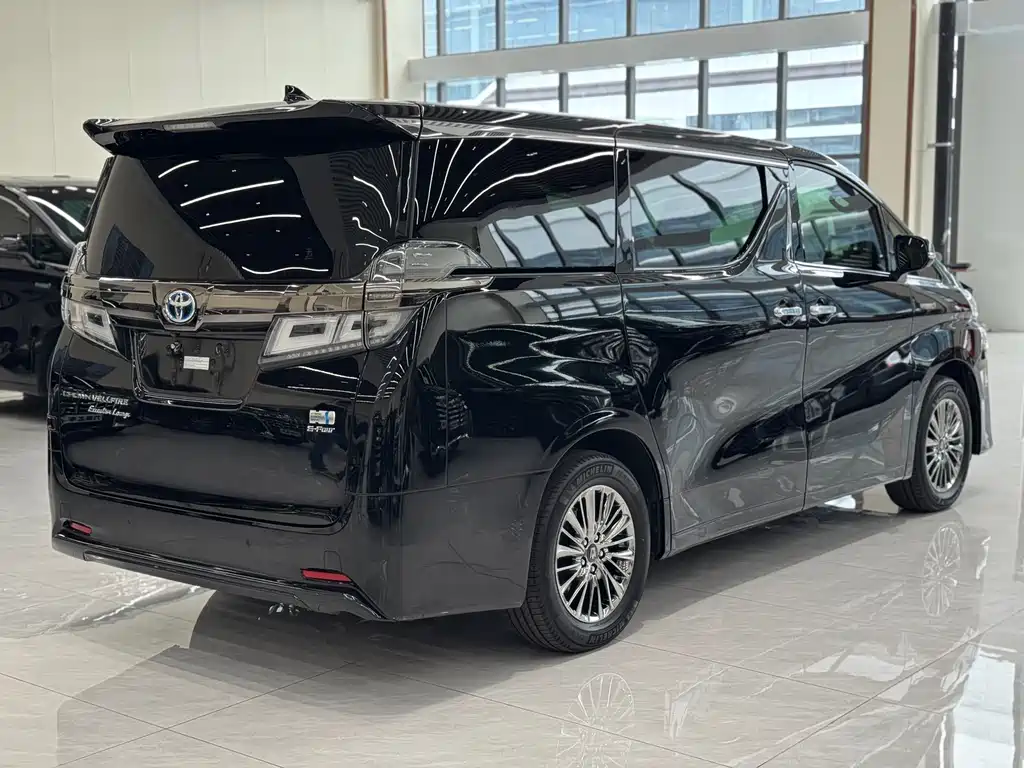 Toyota Vellfire 2023 — фото 9