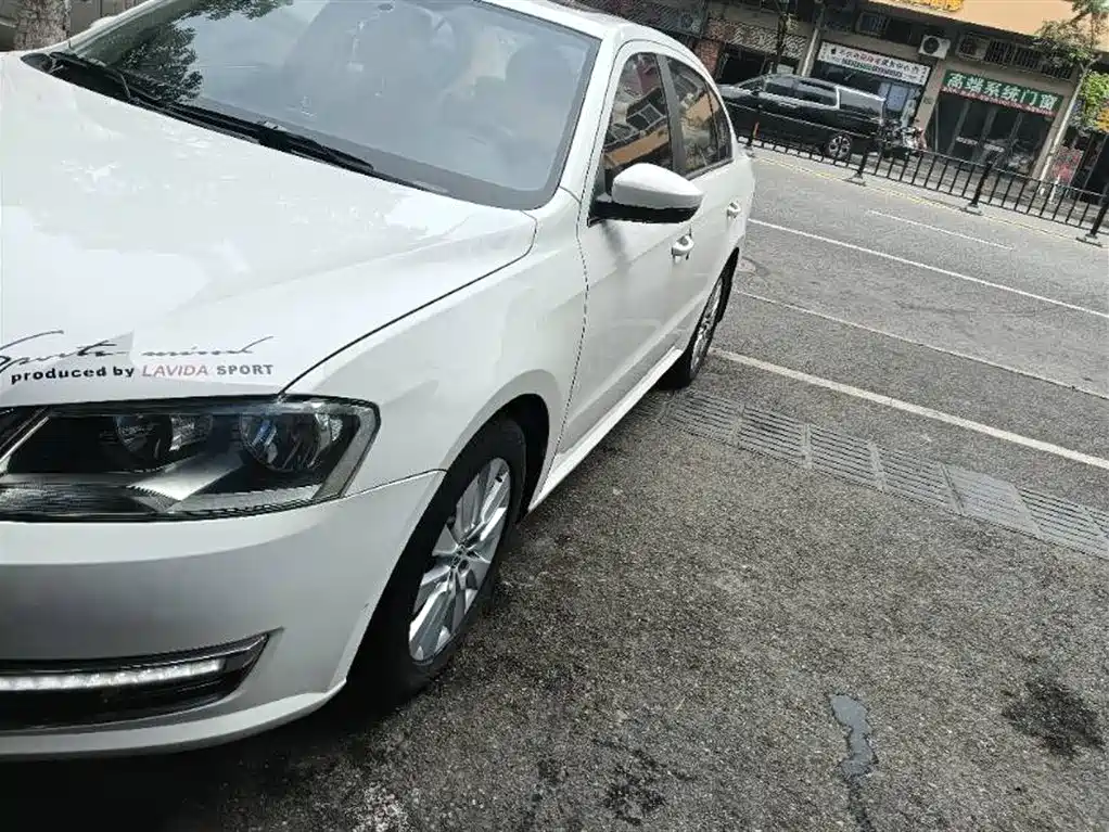 Volkswagen Lavida 2013