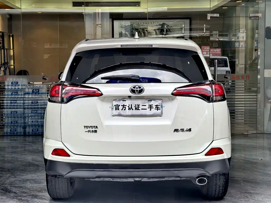 Toyota RAV4 2017 — фото 26