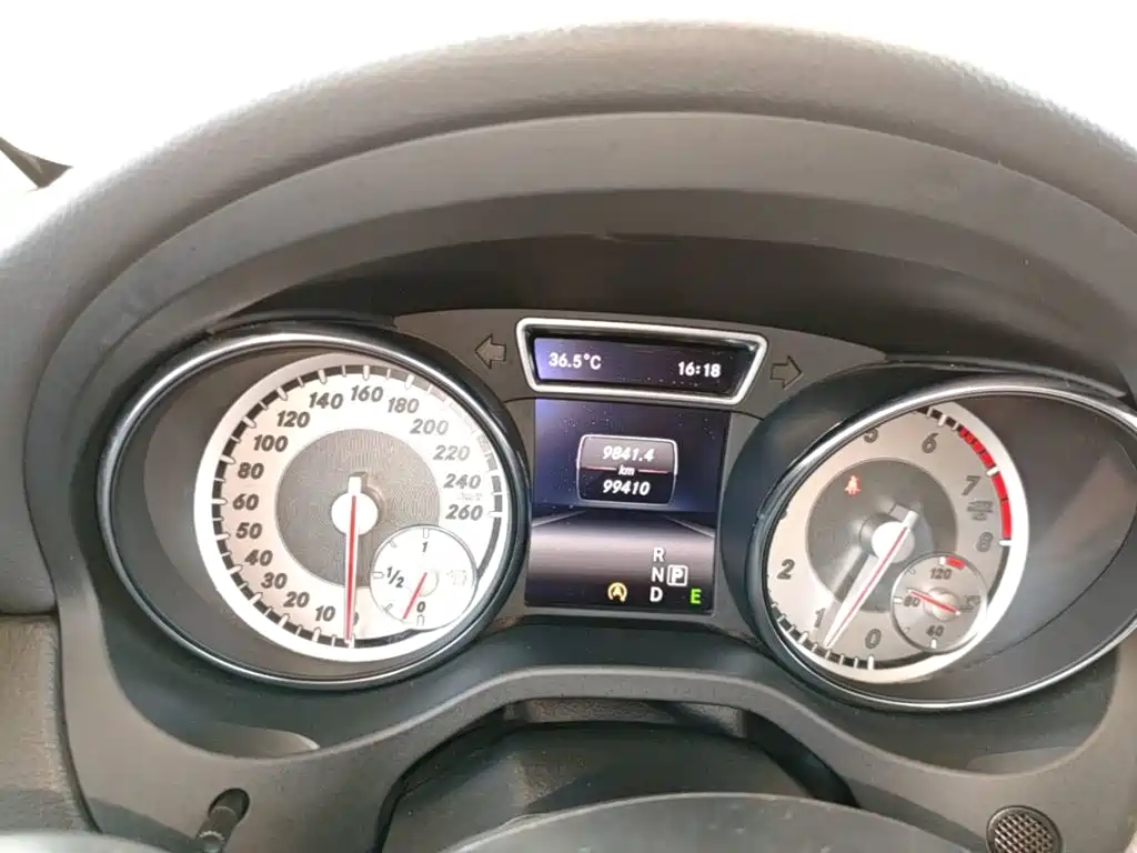 Mercedes-Benz GLA 2015 — фото 12