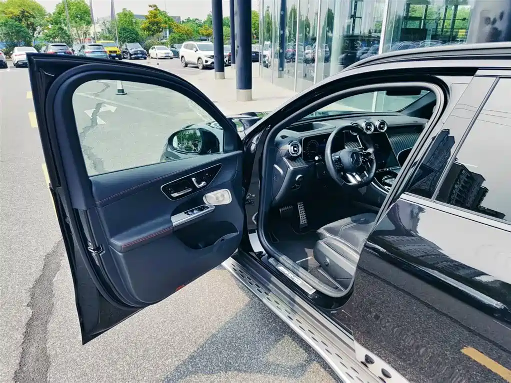 Mercedes-Benz GLC AMG 2025 — фото 13