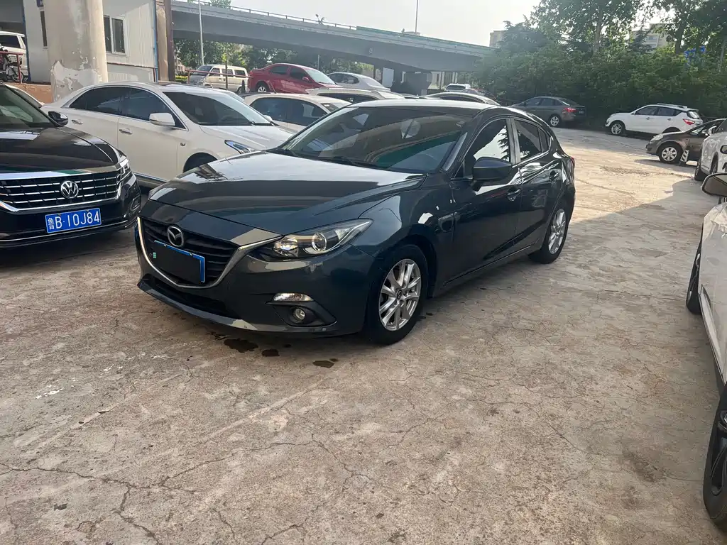 Mazda 3 Axela 2016